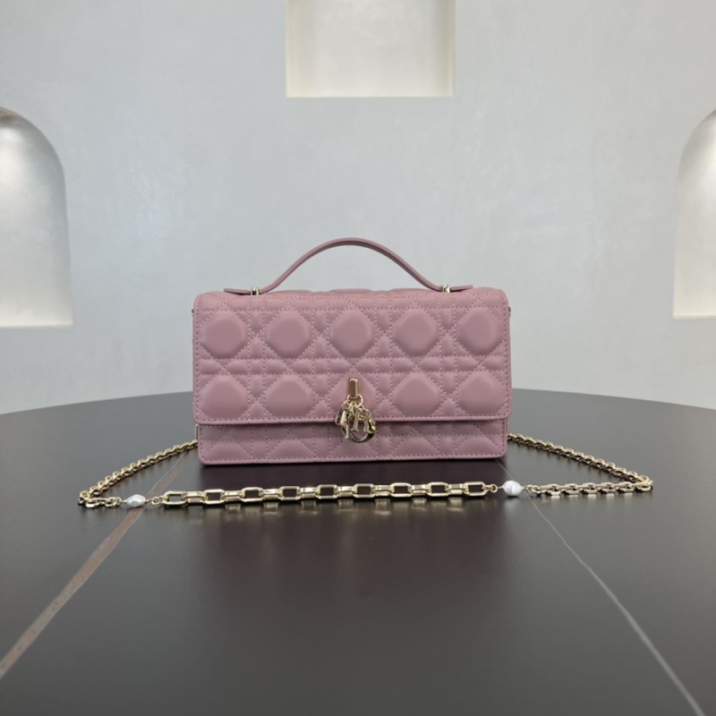 D*or top handle bags